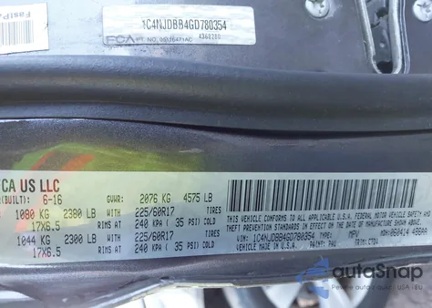 2016 Jeep Compass Sport z USA, uszkodzony, nr VIN 1C4NJDBB4GD780354